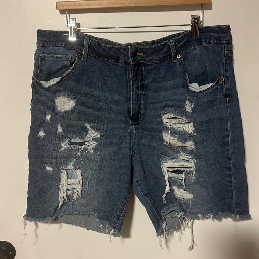 Juniors size 21 cut off denim shorts with distressing. Super comfortable
